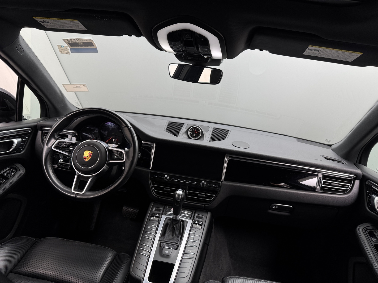 Thumbnail: 2021 Porsche Macan - 2