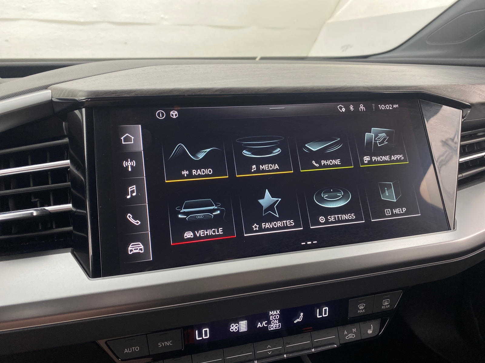 Thumbnail: 2024 Audi Q4 e-tron - 3