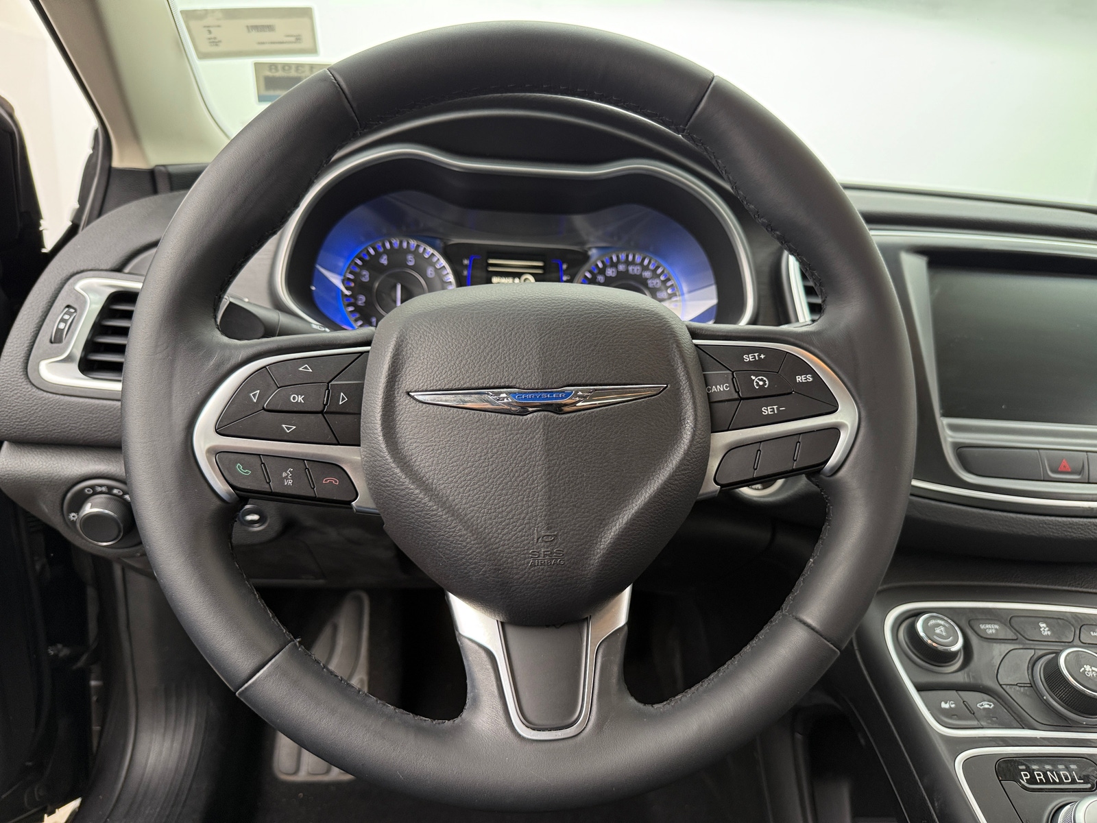 Thumbnail: 2017 Chrysler 200 - 4