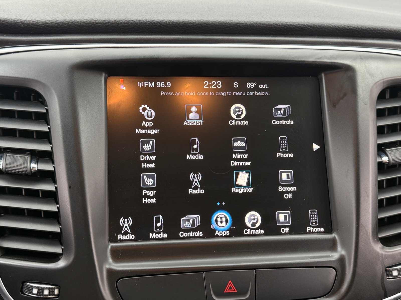 Thumbnail: 2017 Chrysler 200 - 3