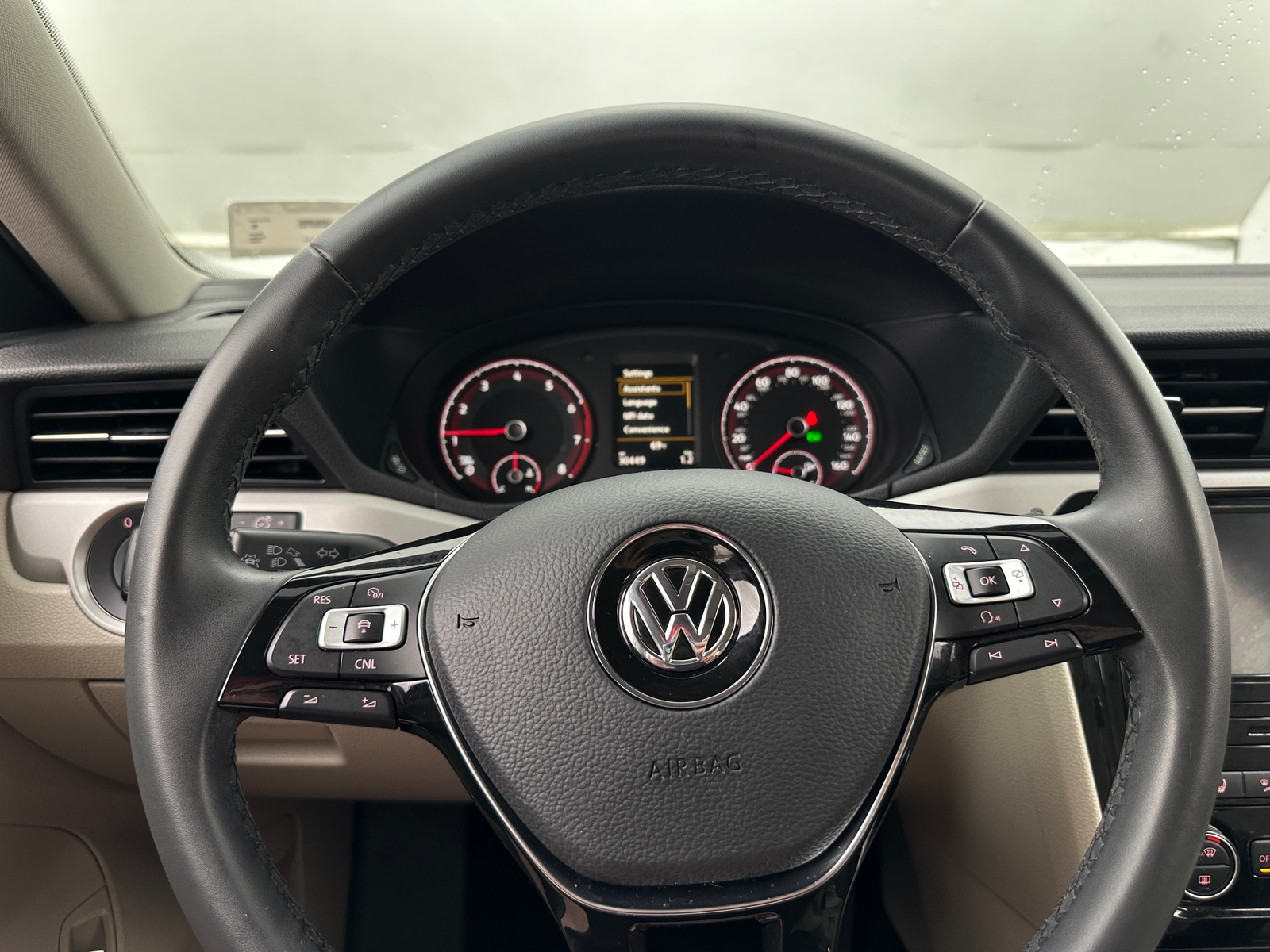 Thumbnail: 2022 Volkswagen Passat - 4