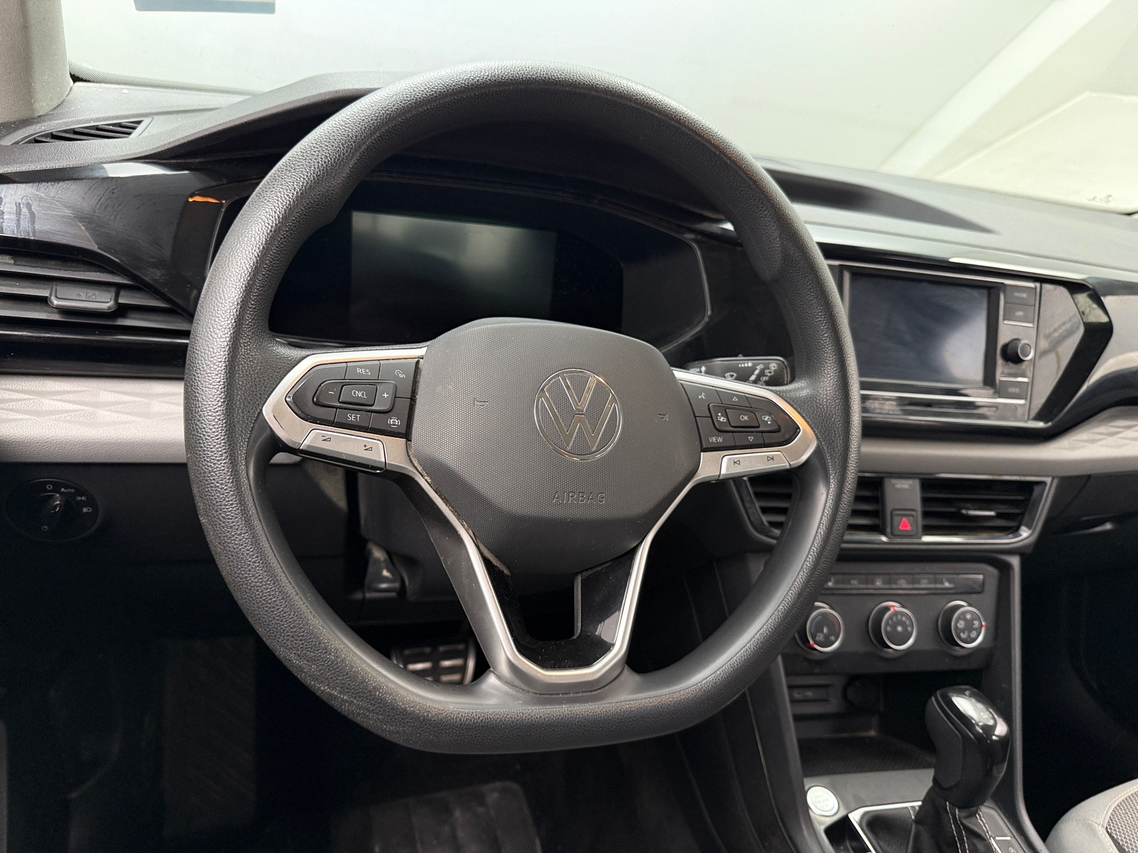 Thumbnail: 2022 Volkswagen Taos - 5