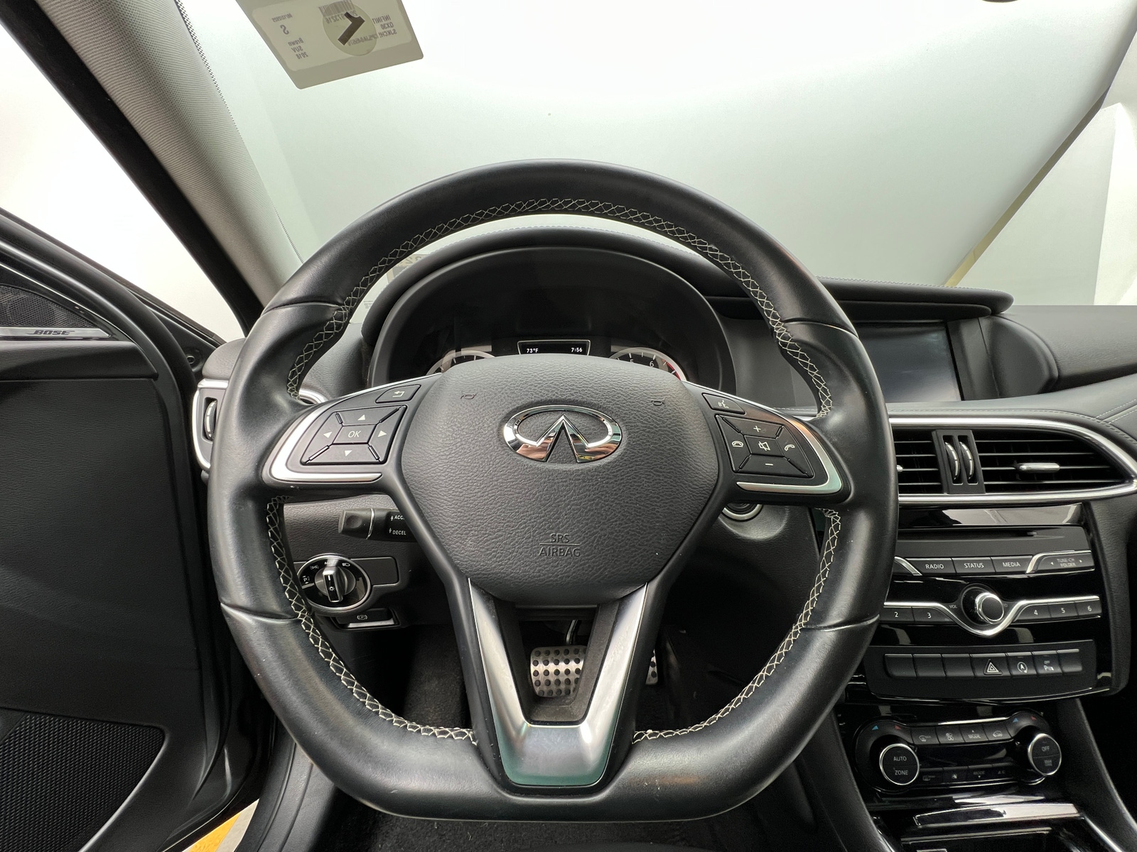 Thumbnail: 2018 INFINITI QX30 - 4