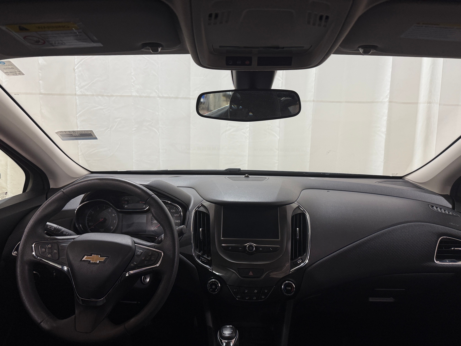 Thumbnail: 2017 Chevrolet Cruze - 3