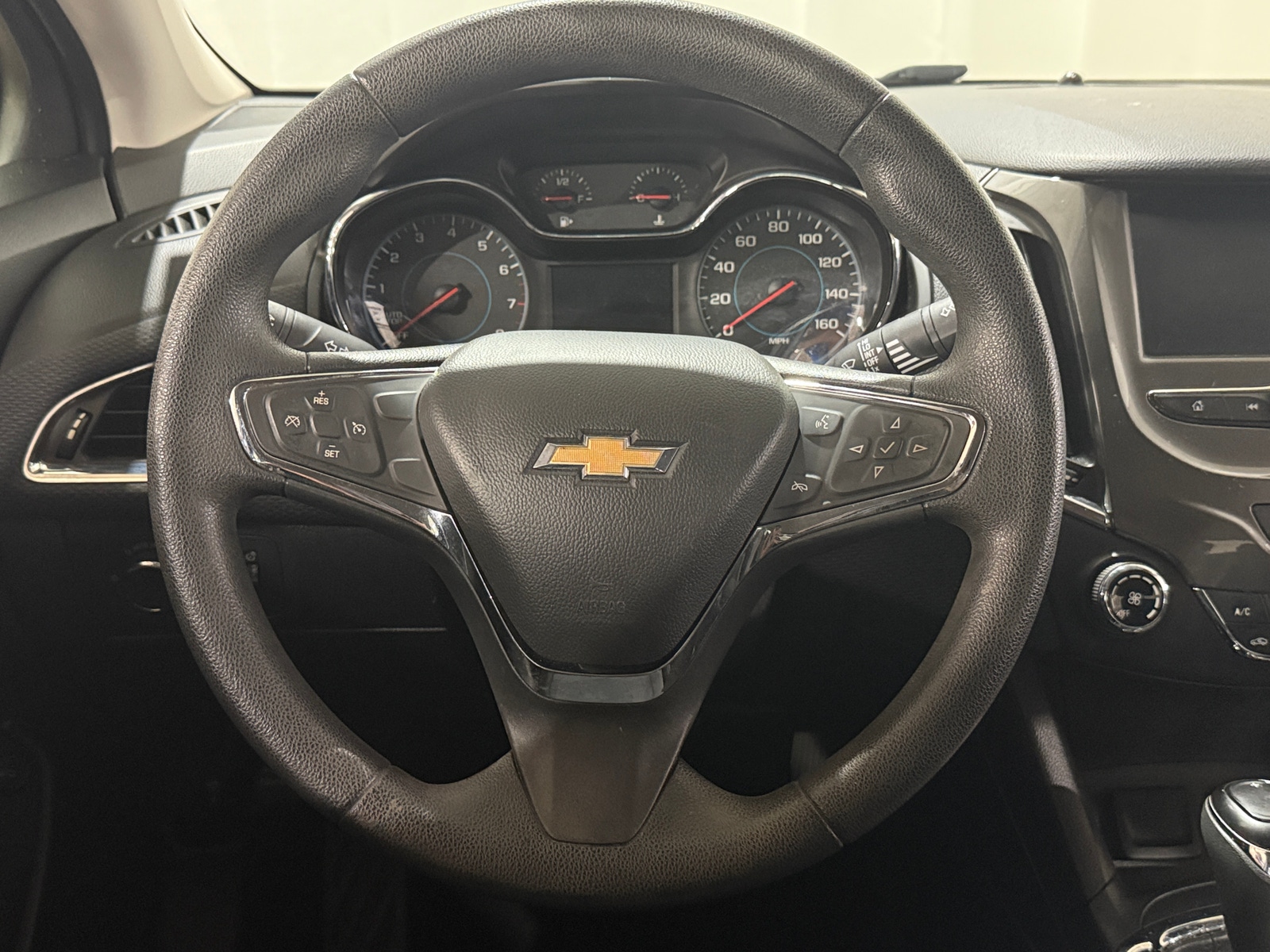 Thumbnail: 2017 Chevrolet Cruze - 5