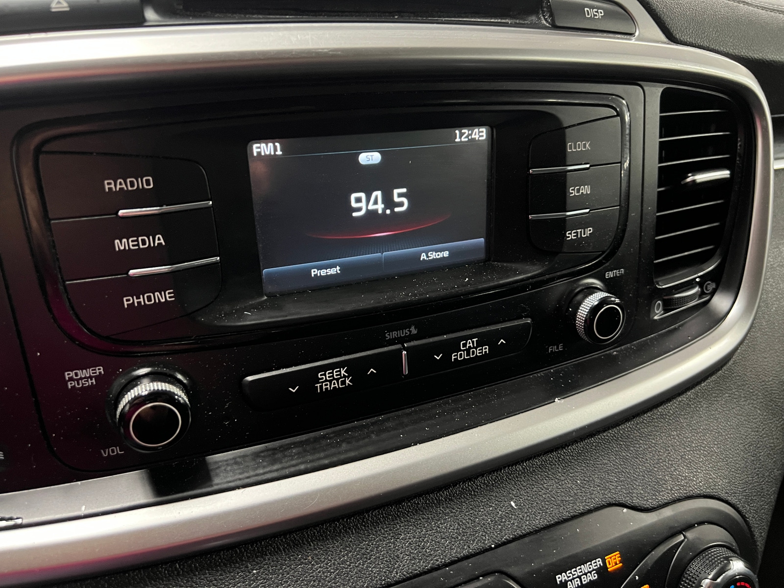 Thumbnail: 2018 Kia Sorento - 4