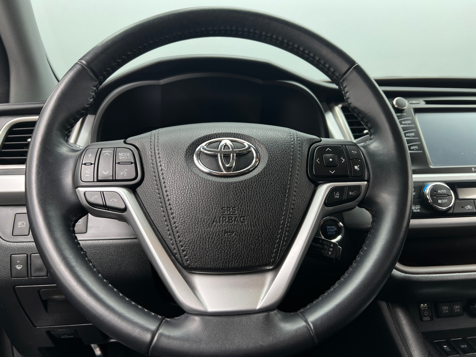 Thumbnail: 2018 Toyota Highlander - 4