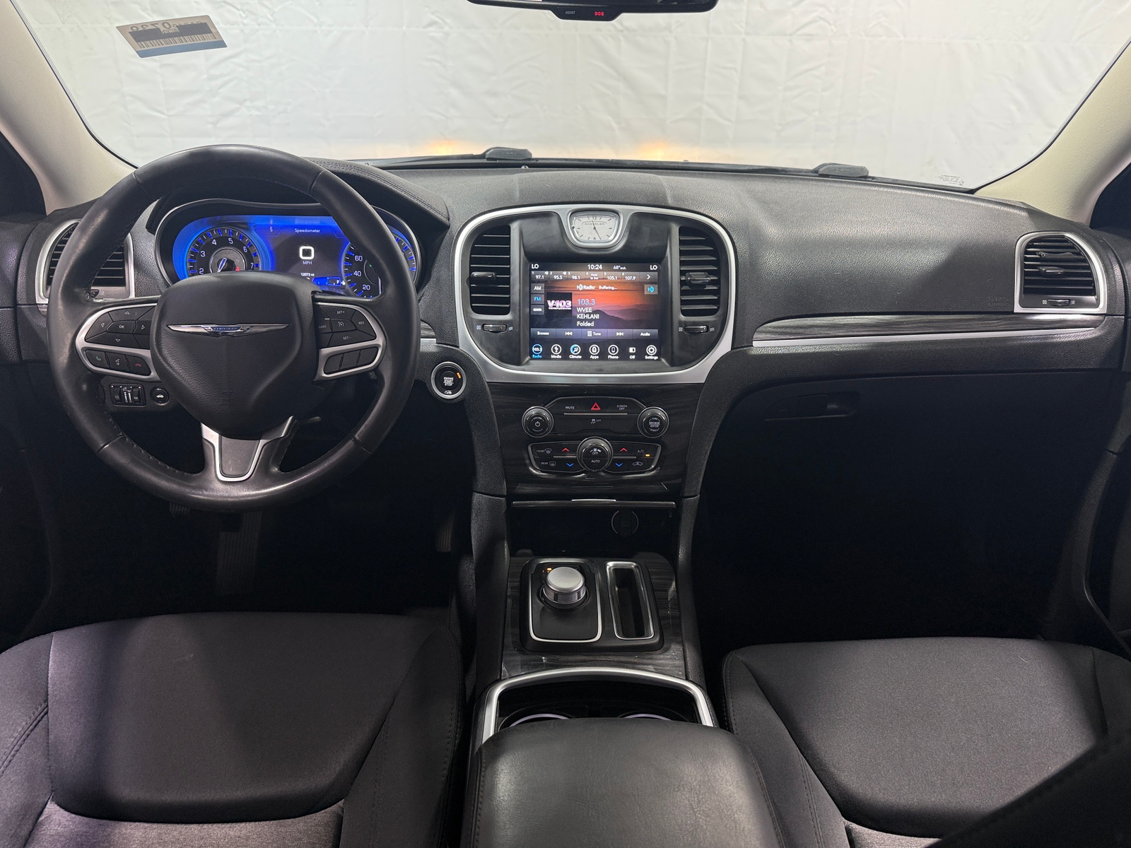 Thumbnail: 2019 Chrysler 300 - 3