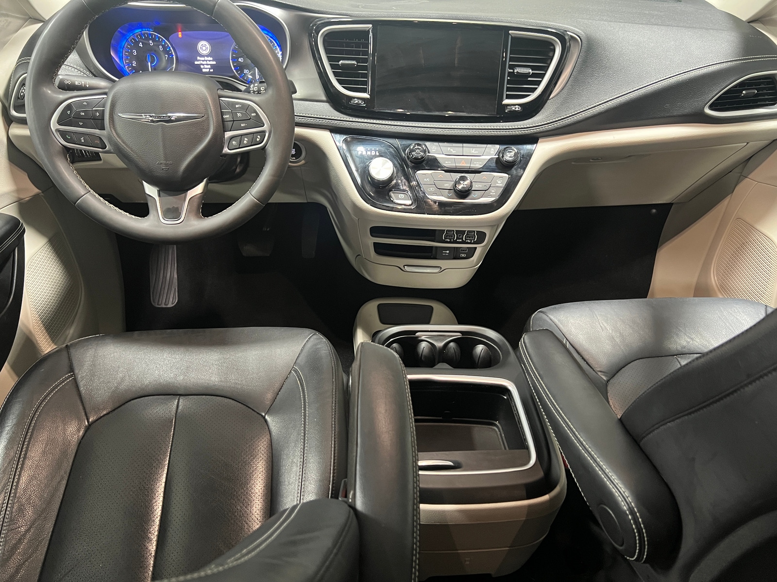Thumbnail: 2022 Chrysler Pacifica - 2