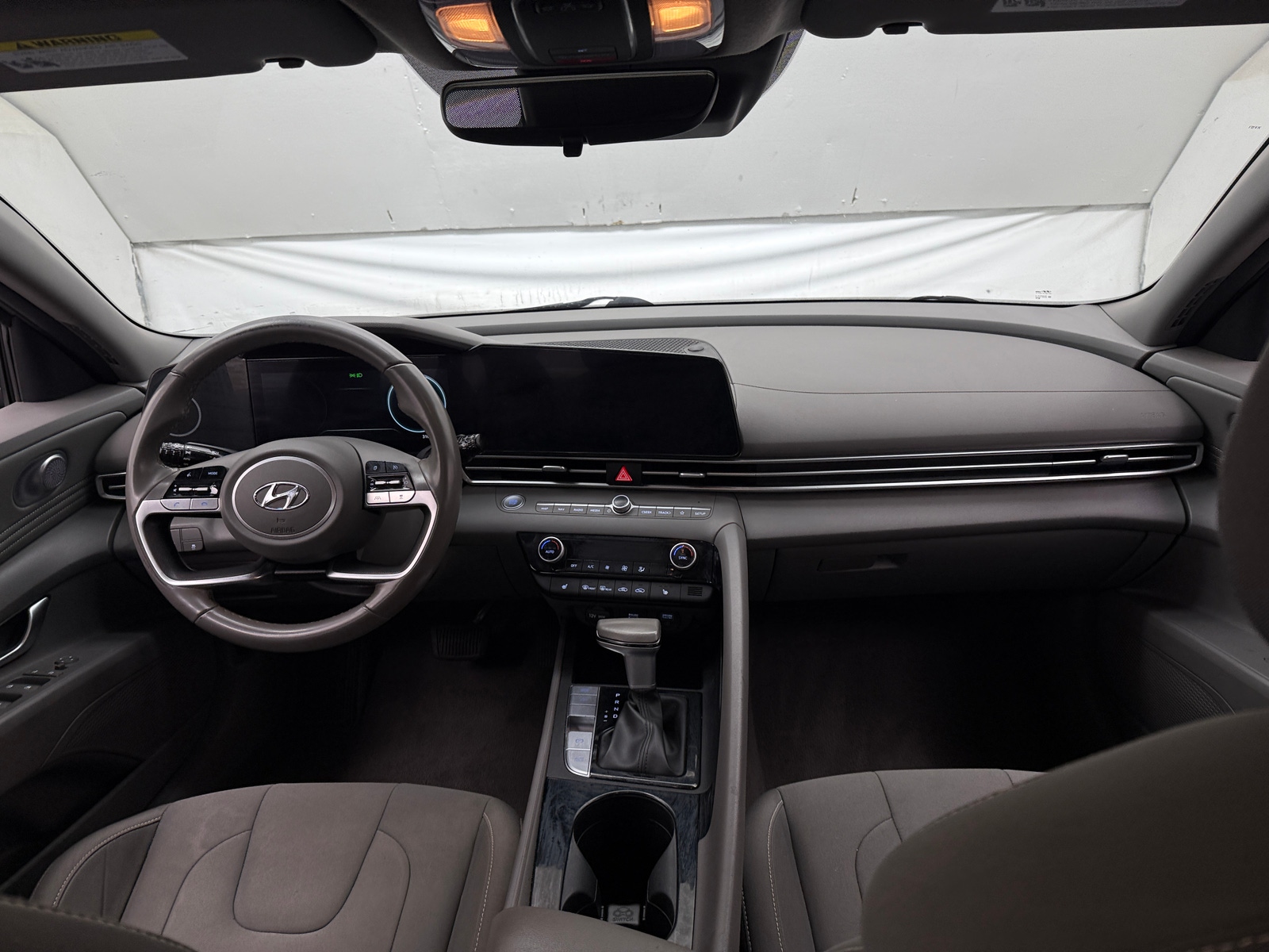 Thumbnail: 2023 Hyundai Elantra - 3