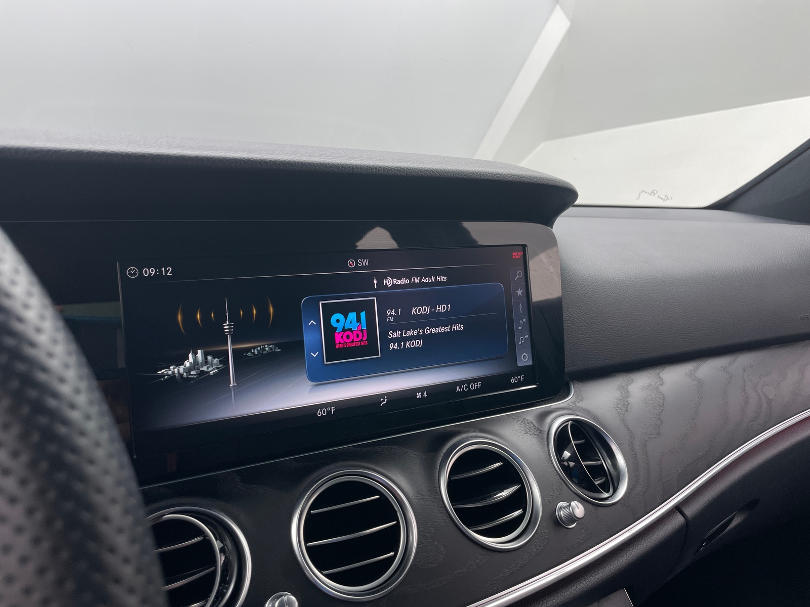 Thumbnail: 2018 Mercedes-Benz E-Class - 3