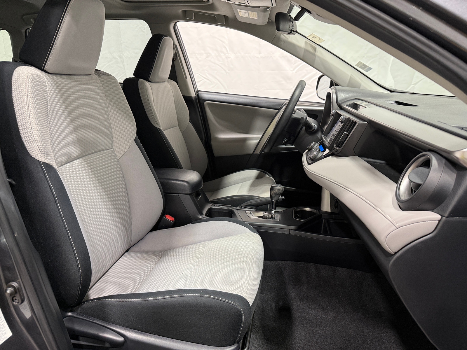 Thumbnail: 2016 Toyota RAV4 - 2