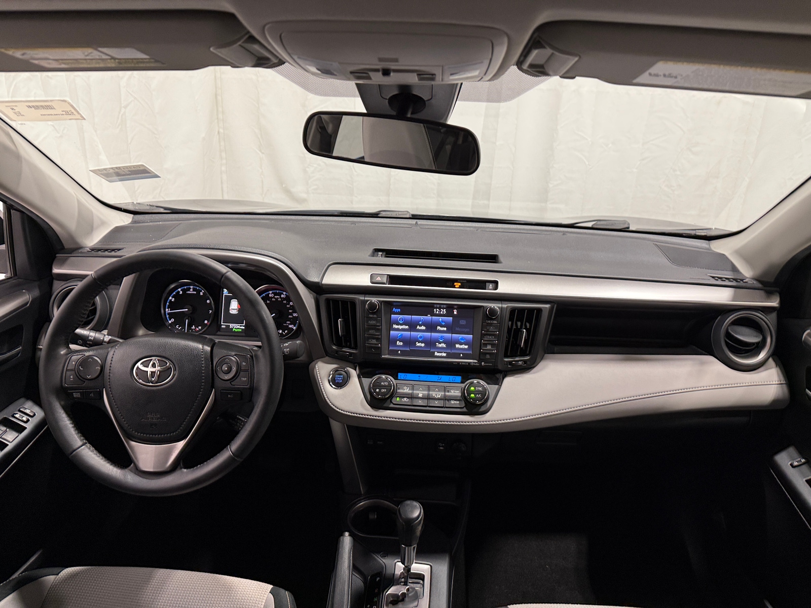 Thumbnail: 2016 Toyota RAV4 - 3