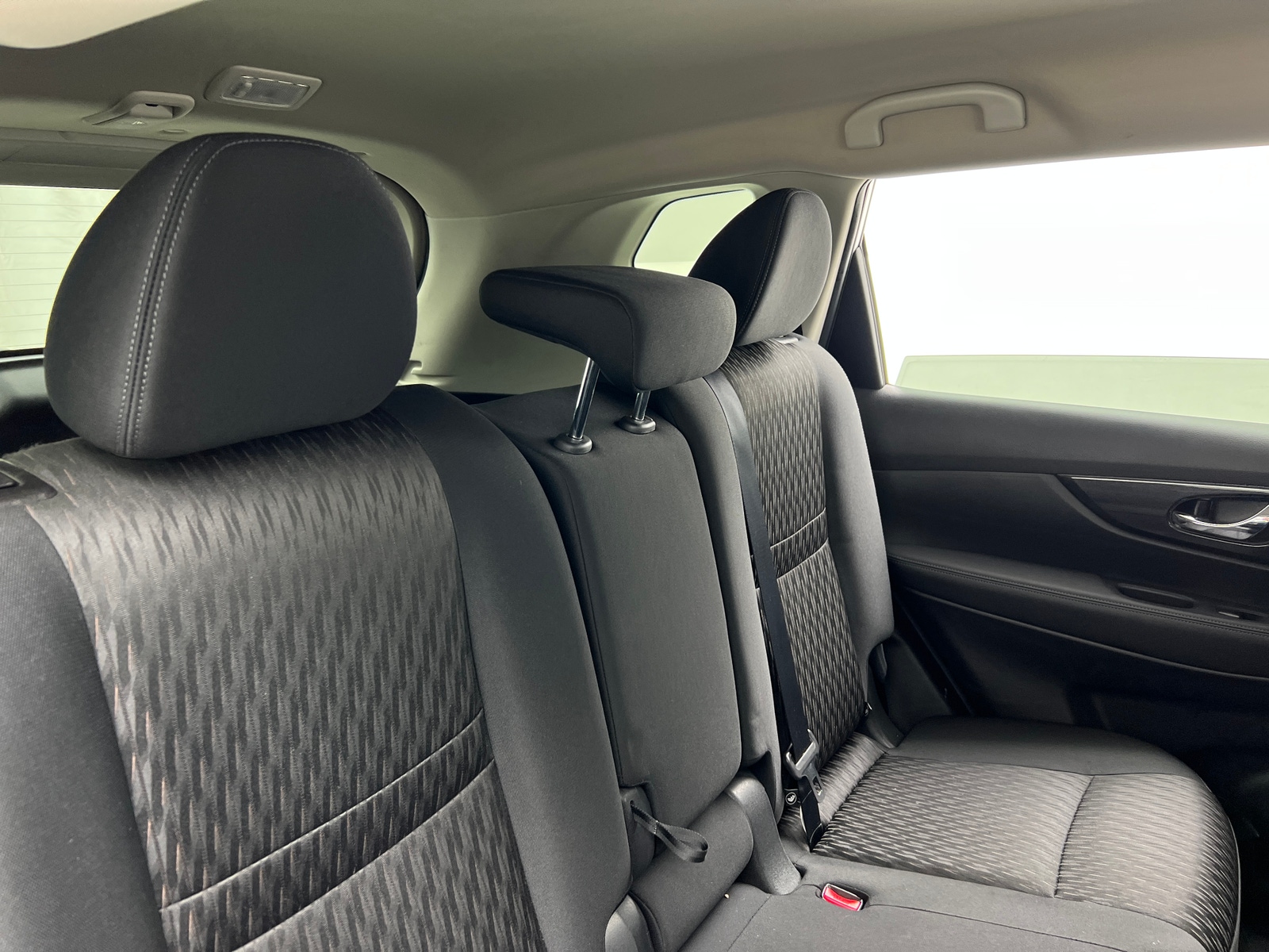 Thumbnail: 2017 Nissan Rogue - 6