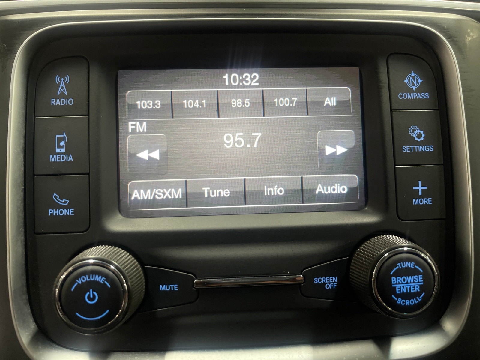 Thumbnail: 2024 RAM 1500 Classic - 4