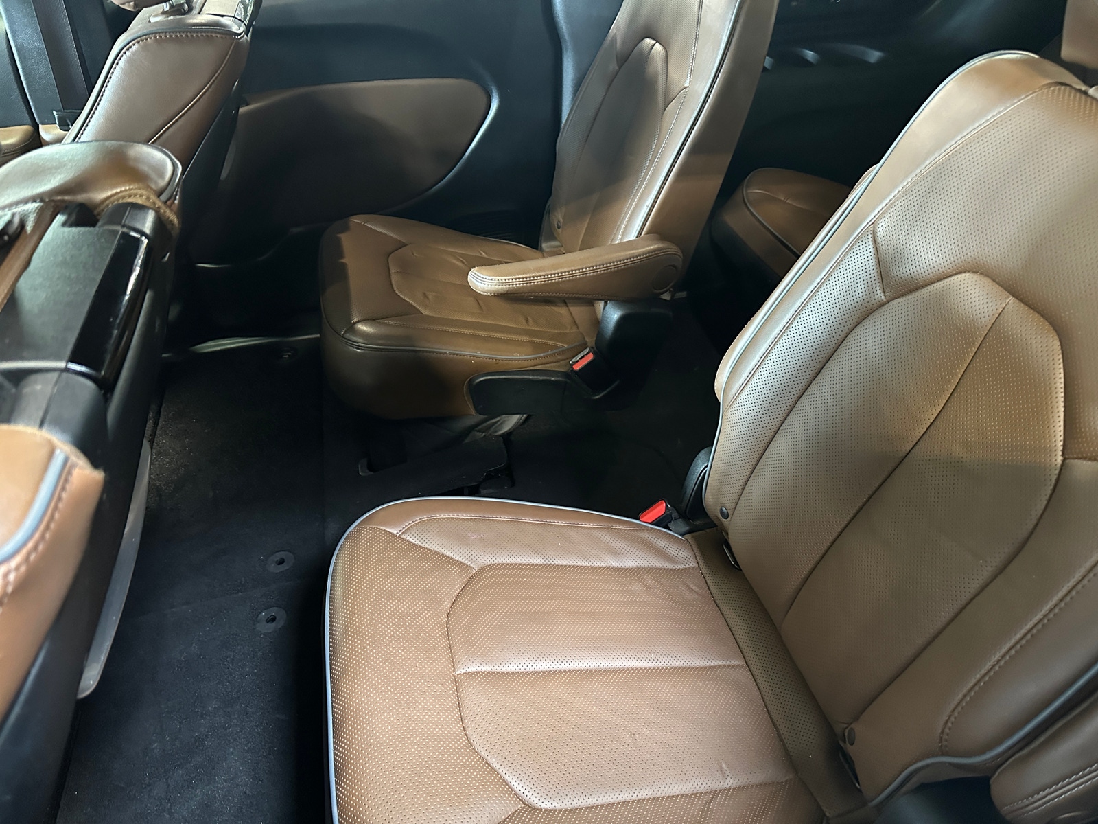 Thumbnail: 2020 Chrysler Pacifica - 5