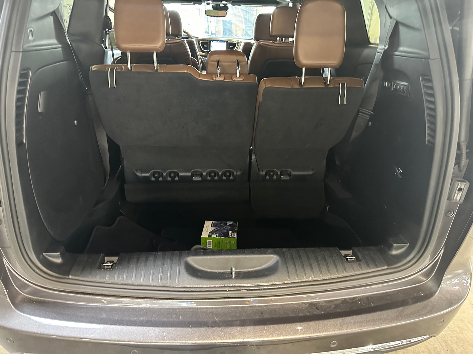 Thumbnail: 2020 Chrysler Pacifica - 6