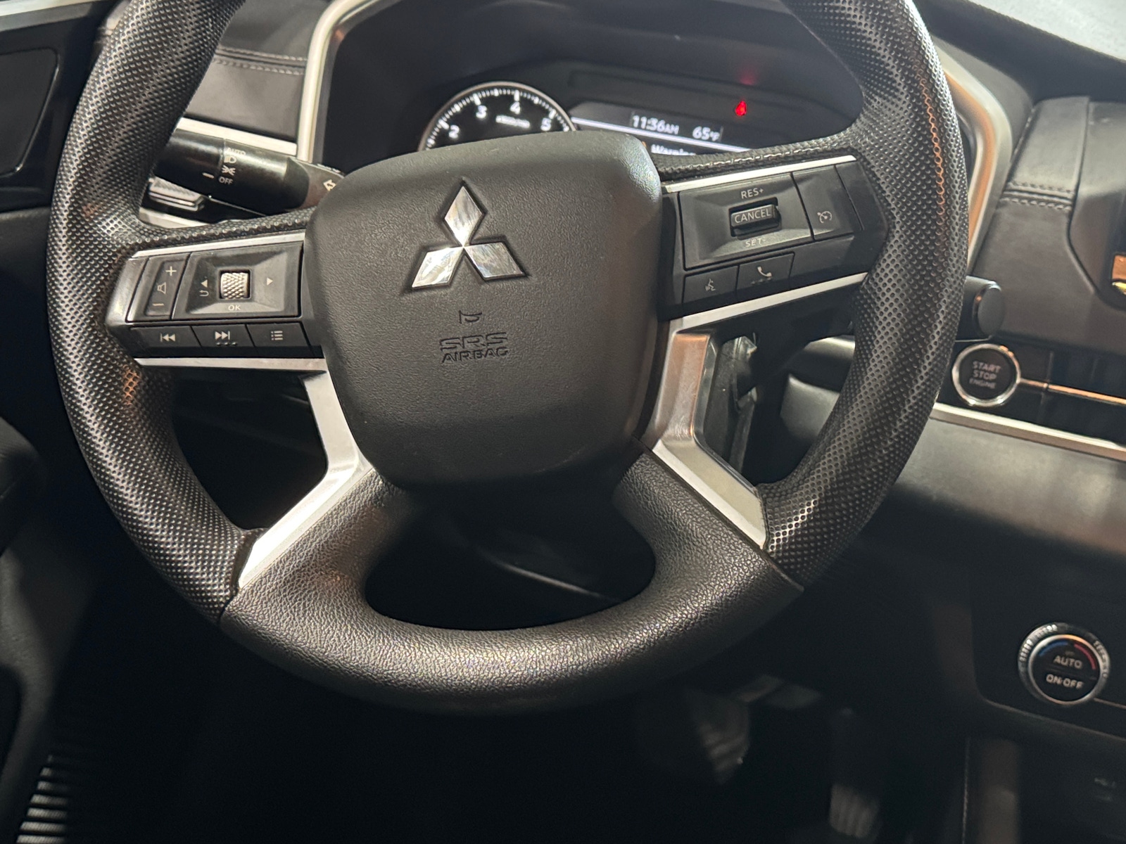 Thumbnail: 2023 Mitsubishi Outlander - 5