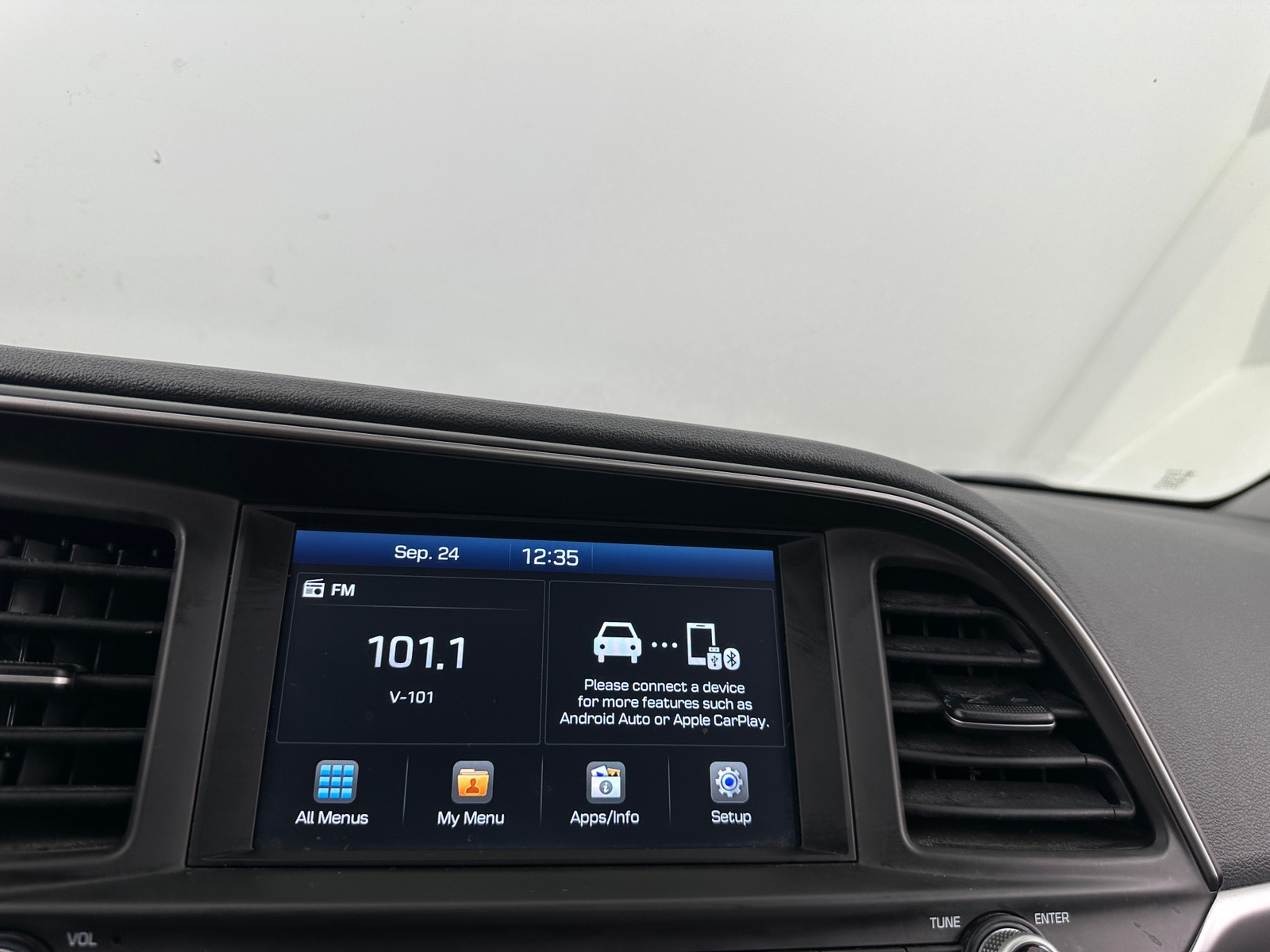 Thumbnail: 2019 Hyundai Elantra - 4