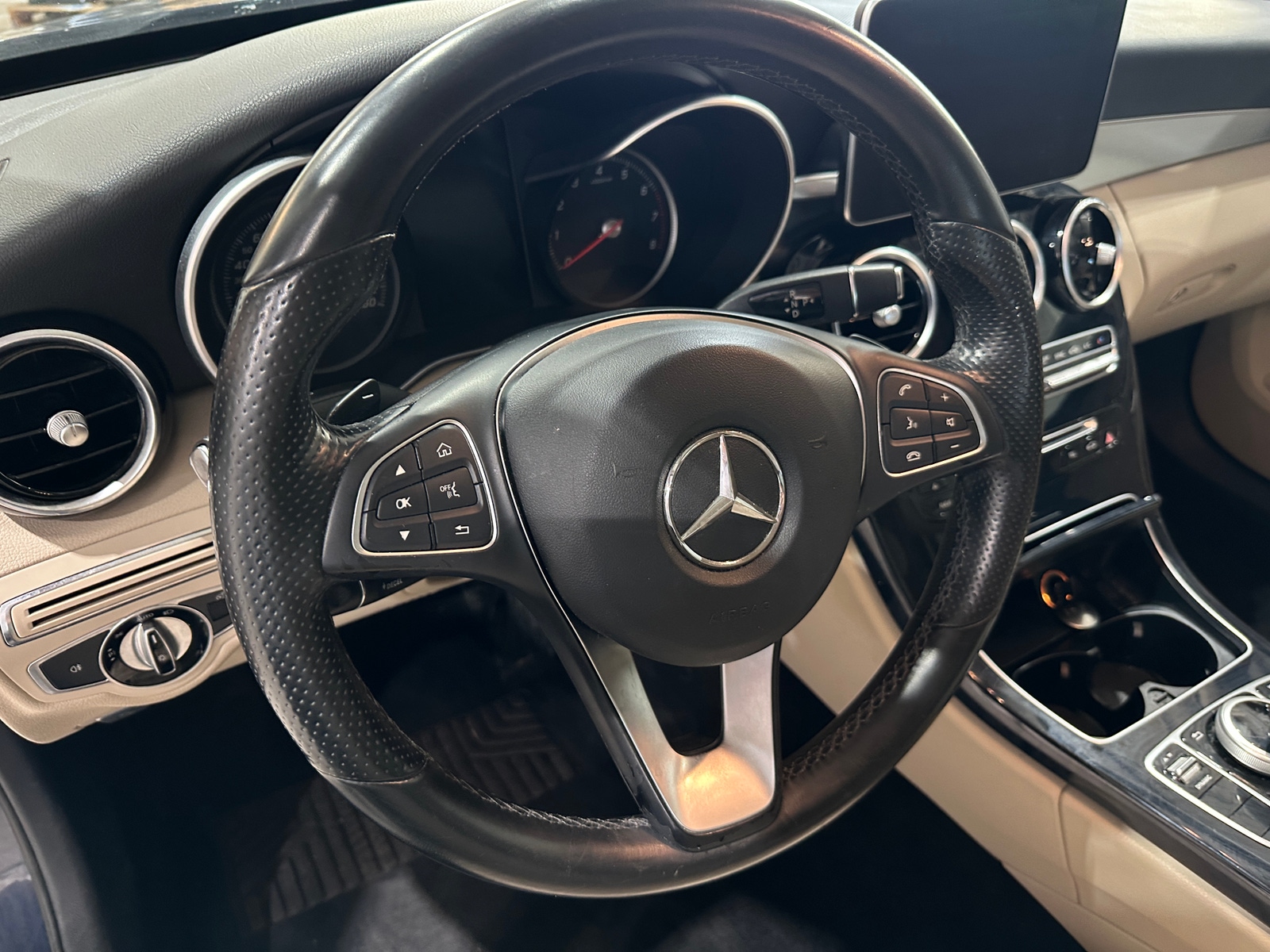 Thumbnail: 2016 Mercedes-Benz C-Class - 4