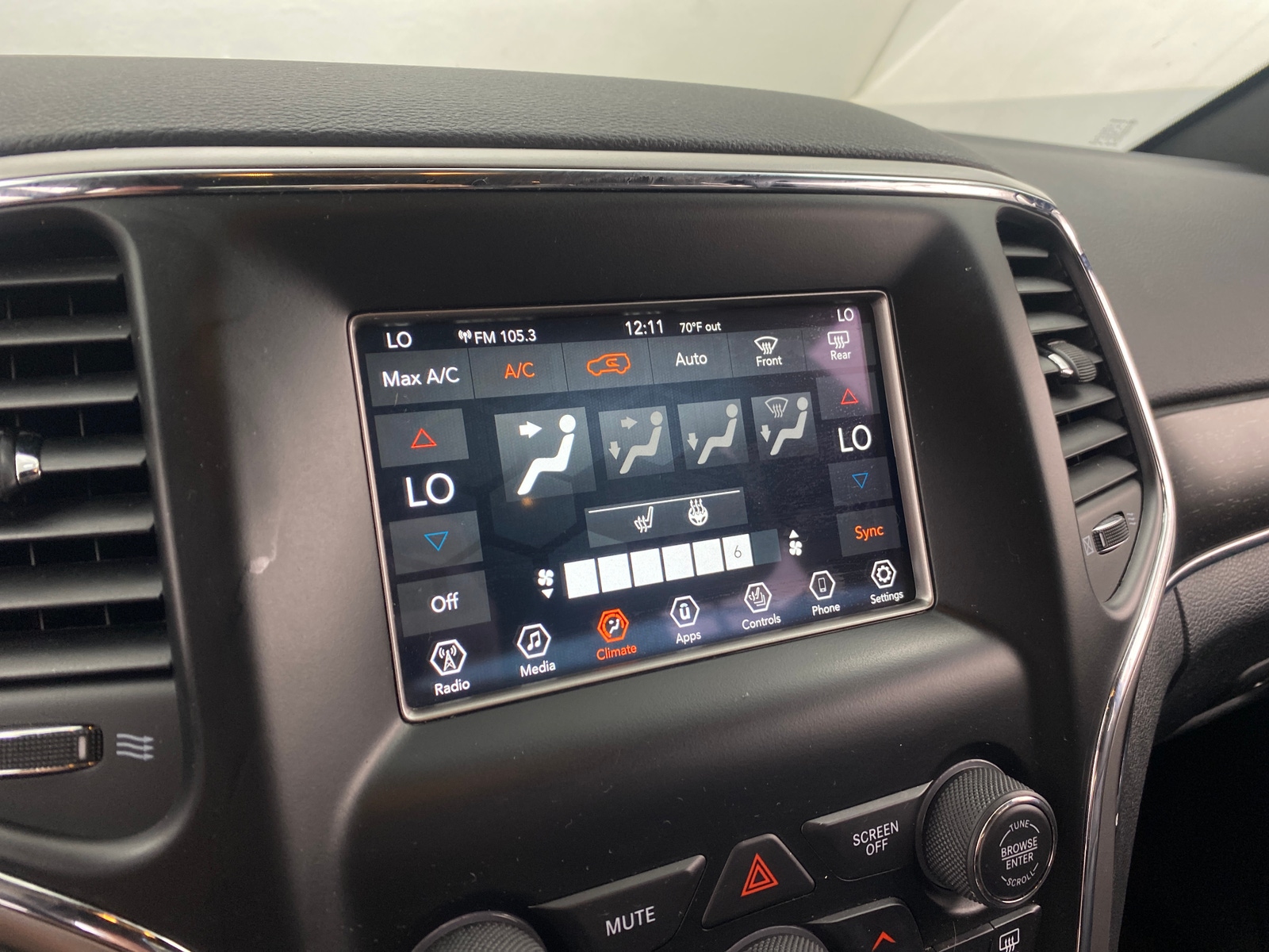 Thumbnail: 2018 Jeep Grand Cherokee - 3