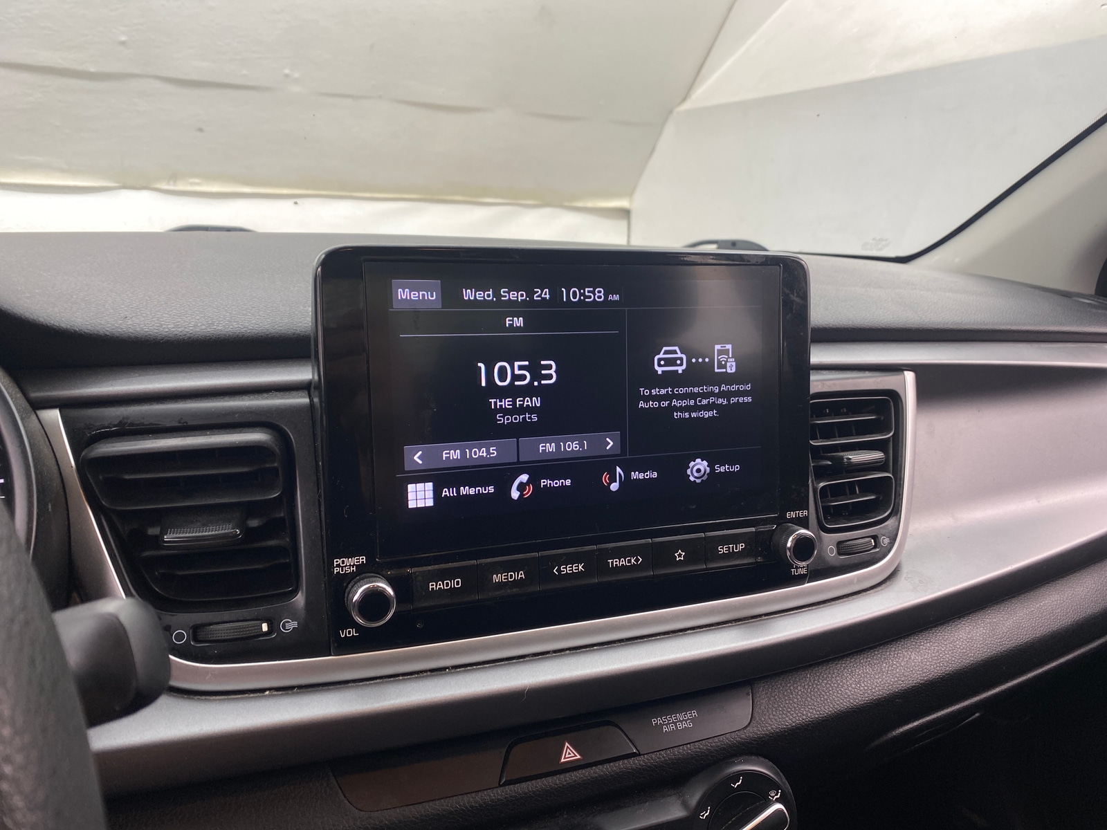 Thumbnail: 2023 Kia Rio - 4