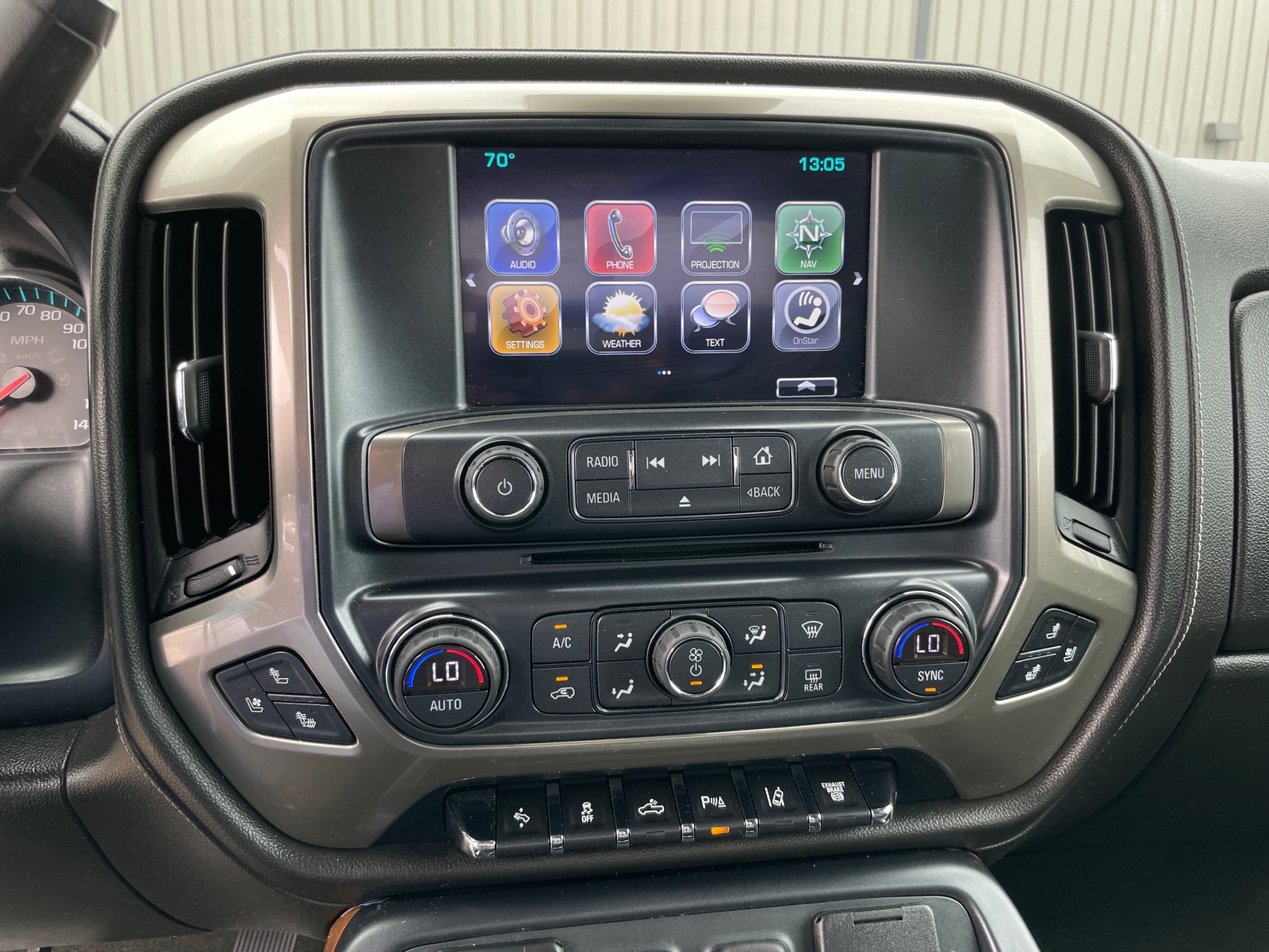 Thumbnail: 2017 Chevrolet Silverado 3500 - 4
