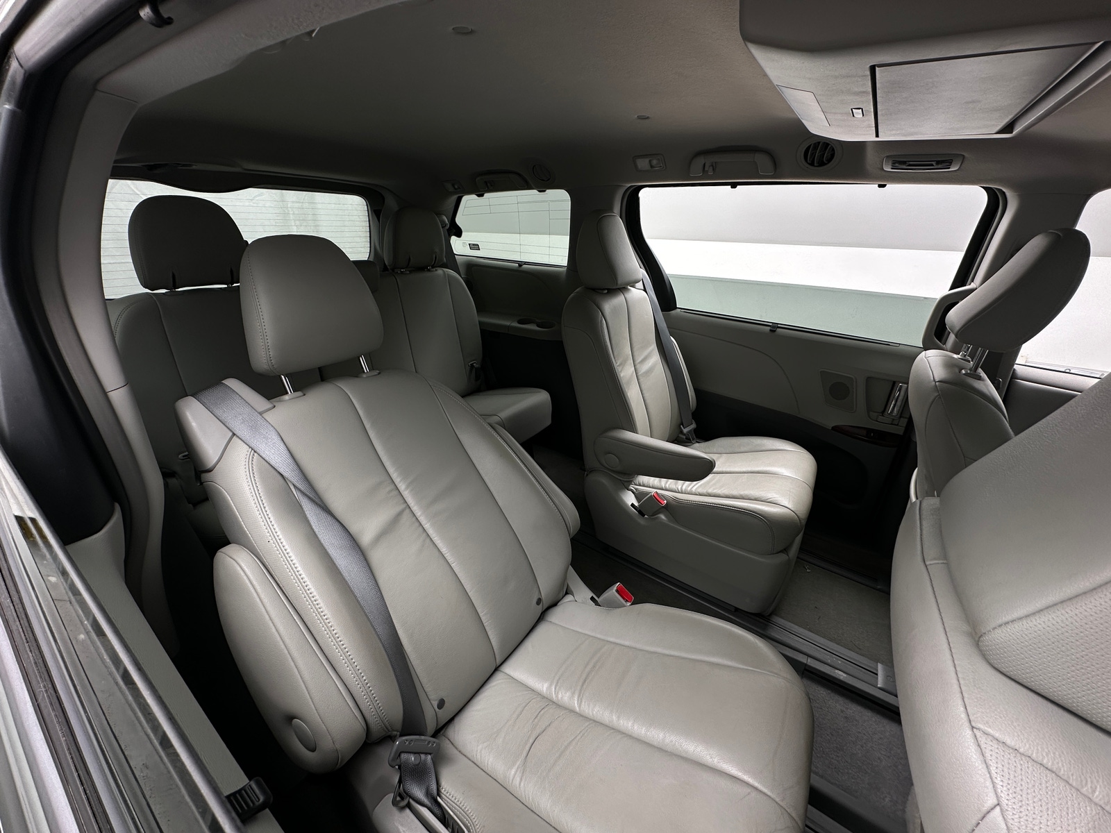 Thumbnail: 2014 Toyota Sienna - 5