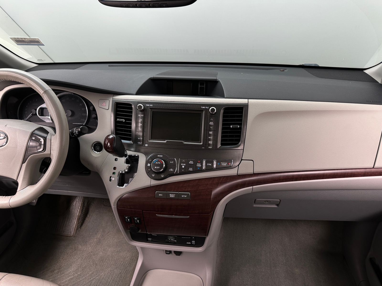 Thumbnail: 2014 Toyota Sienna - 2