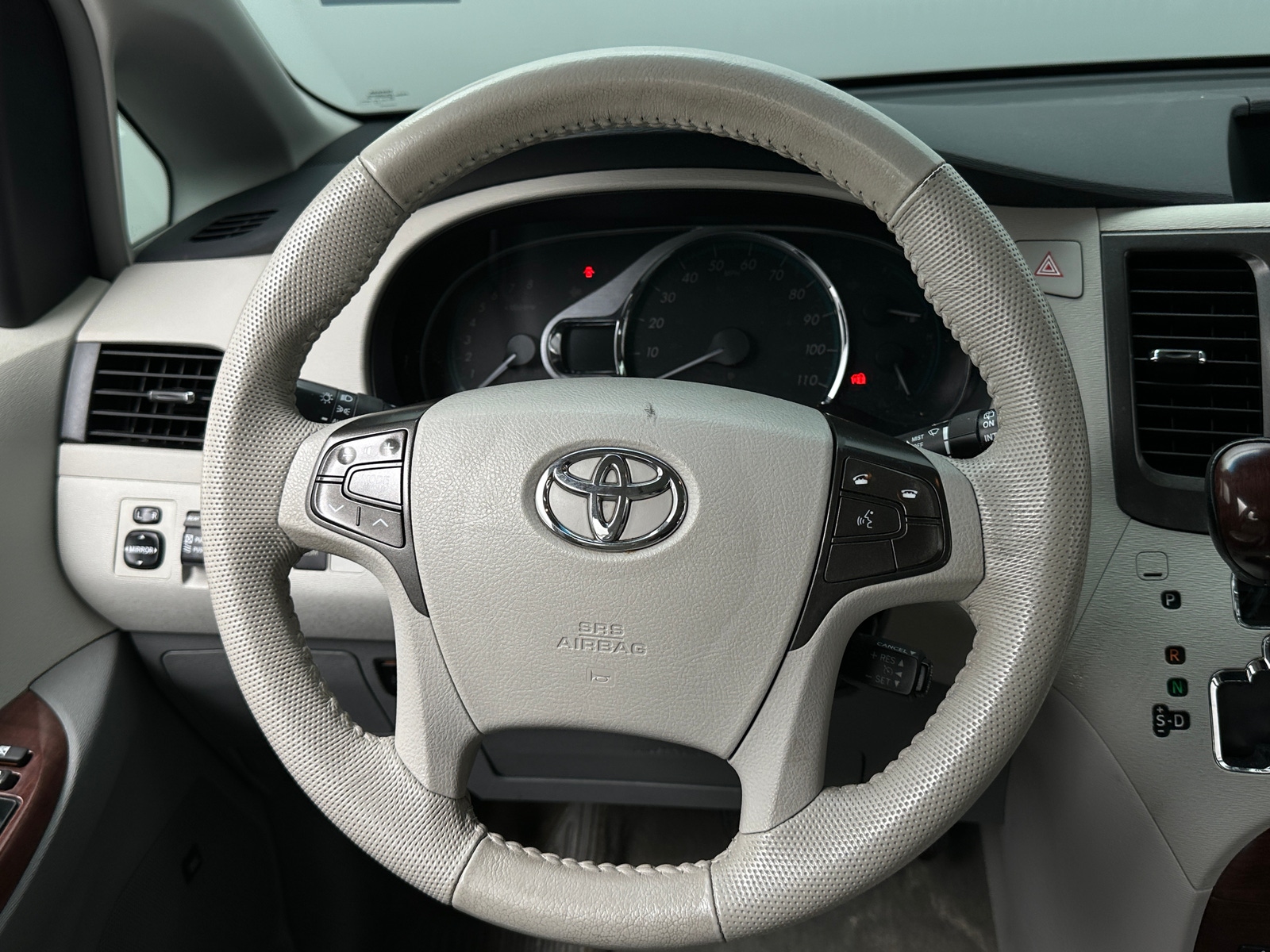 Thumbnail: 2014 Toyota Sienna - 4