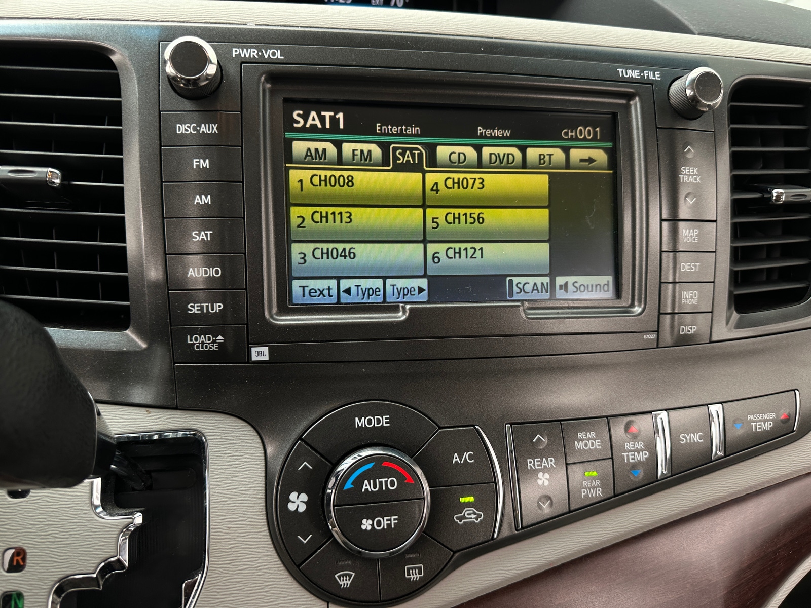 Thumbnail: 2014 Toyota Sienna - 3