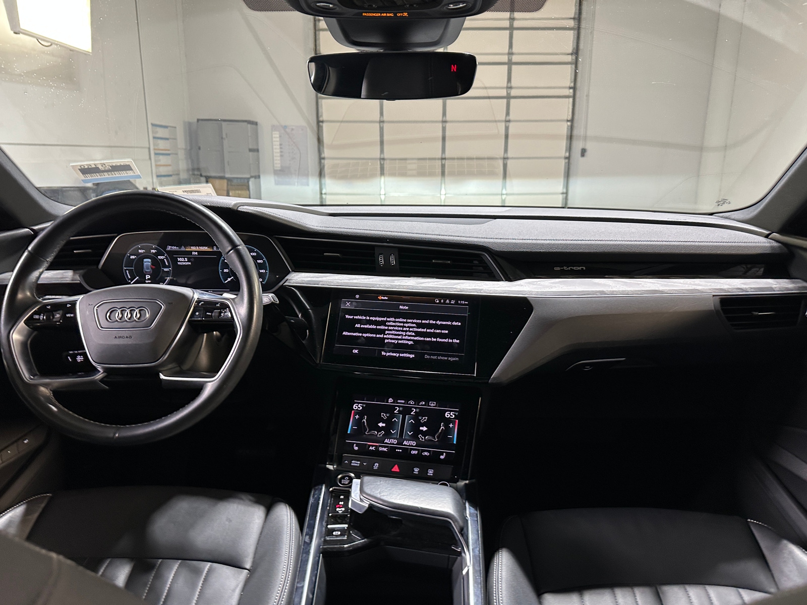 Thumbnail: 2023 Audi e-tron - 2
