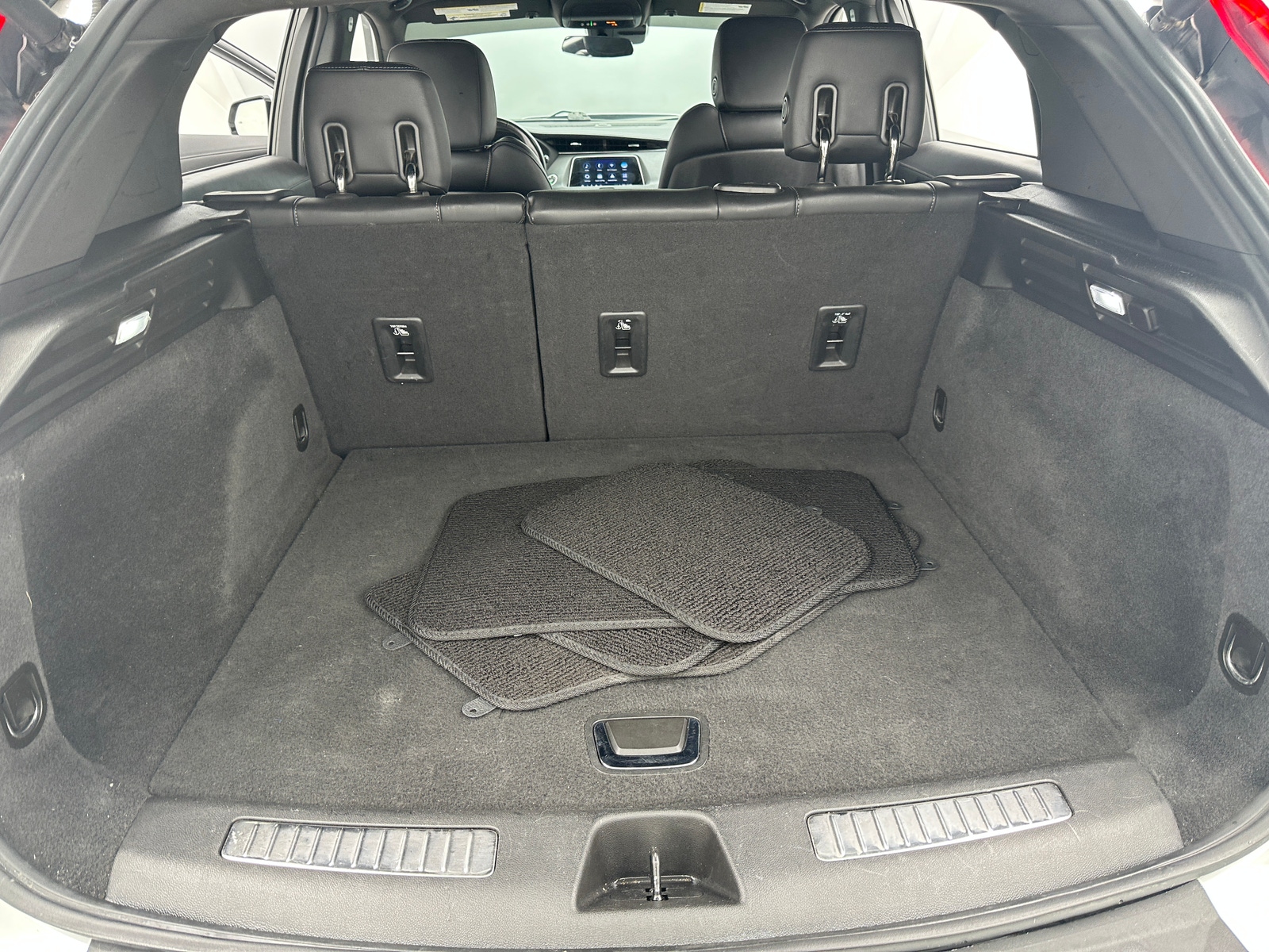 Thumbnail: 2022 Cadillac XT4 - 6