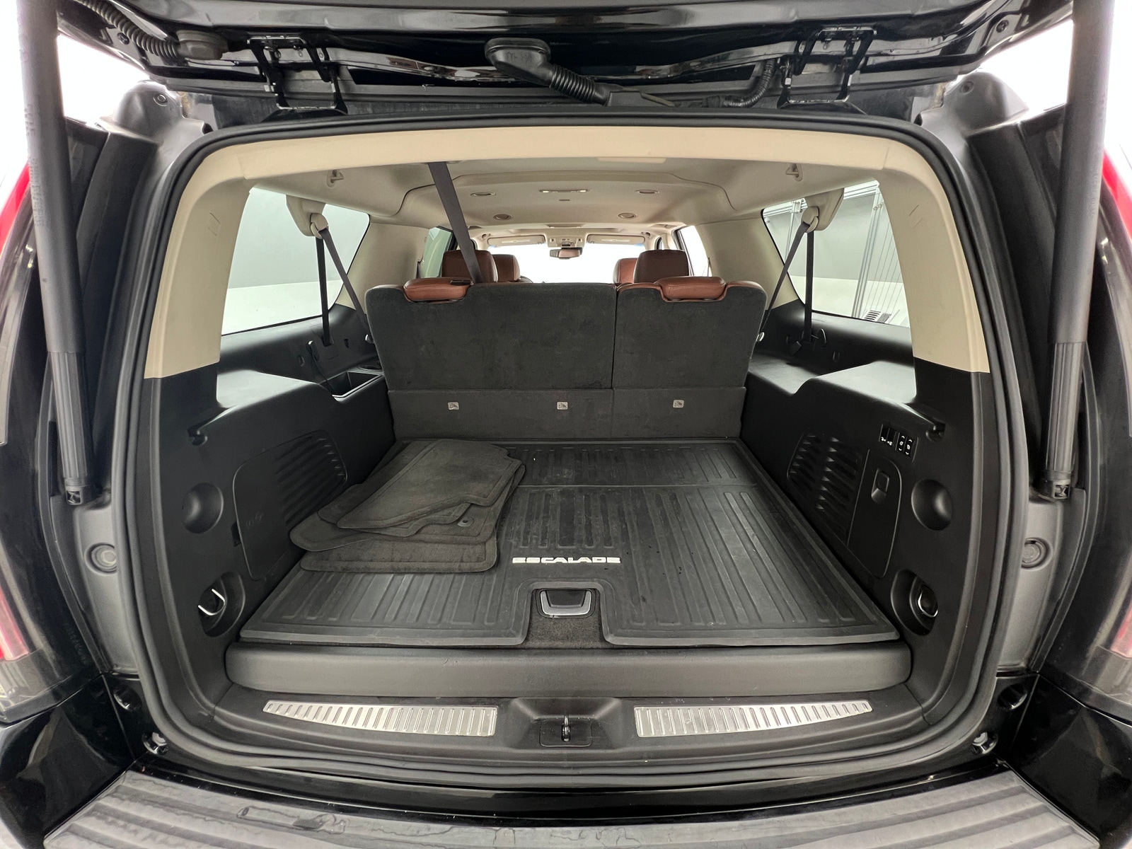 Thumbnail: 2015 Cadillac Escalade - 6