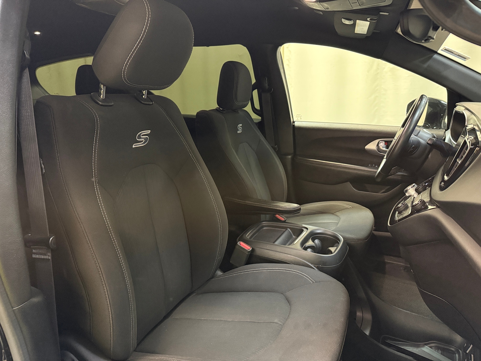 Thumbnail: 2018 Chrysler Pacifica - 2