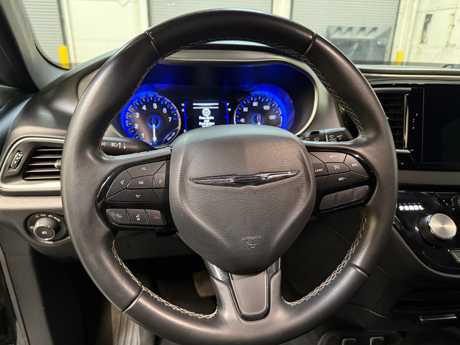 Thumbnail: 2018 Chrysler Pacifica - 5