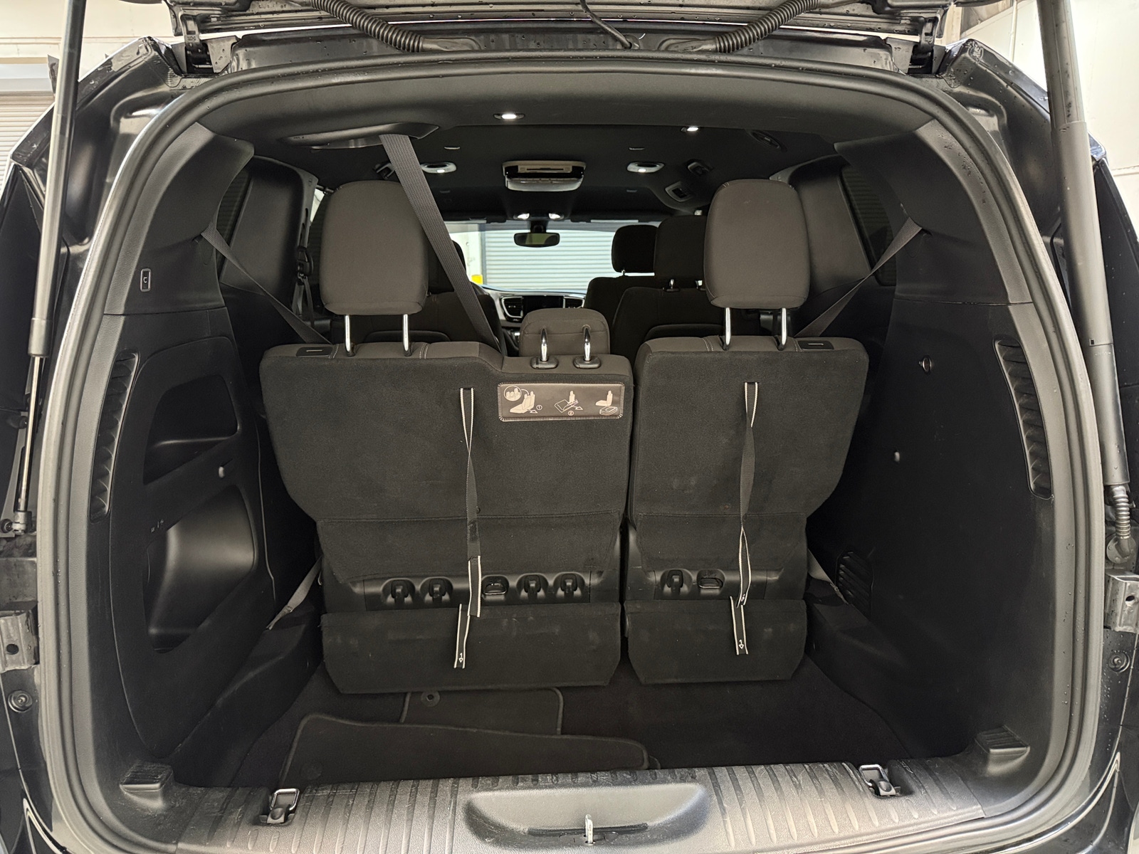 Thumbnail: 2018 Chrysler Pacifica - 7