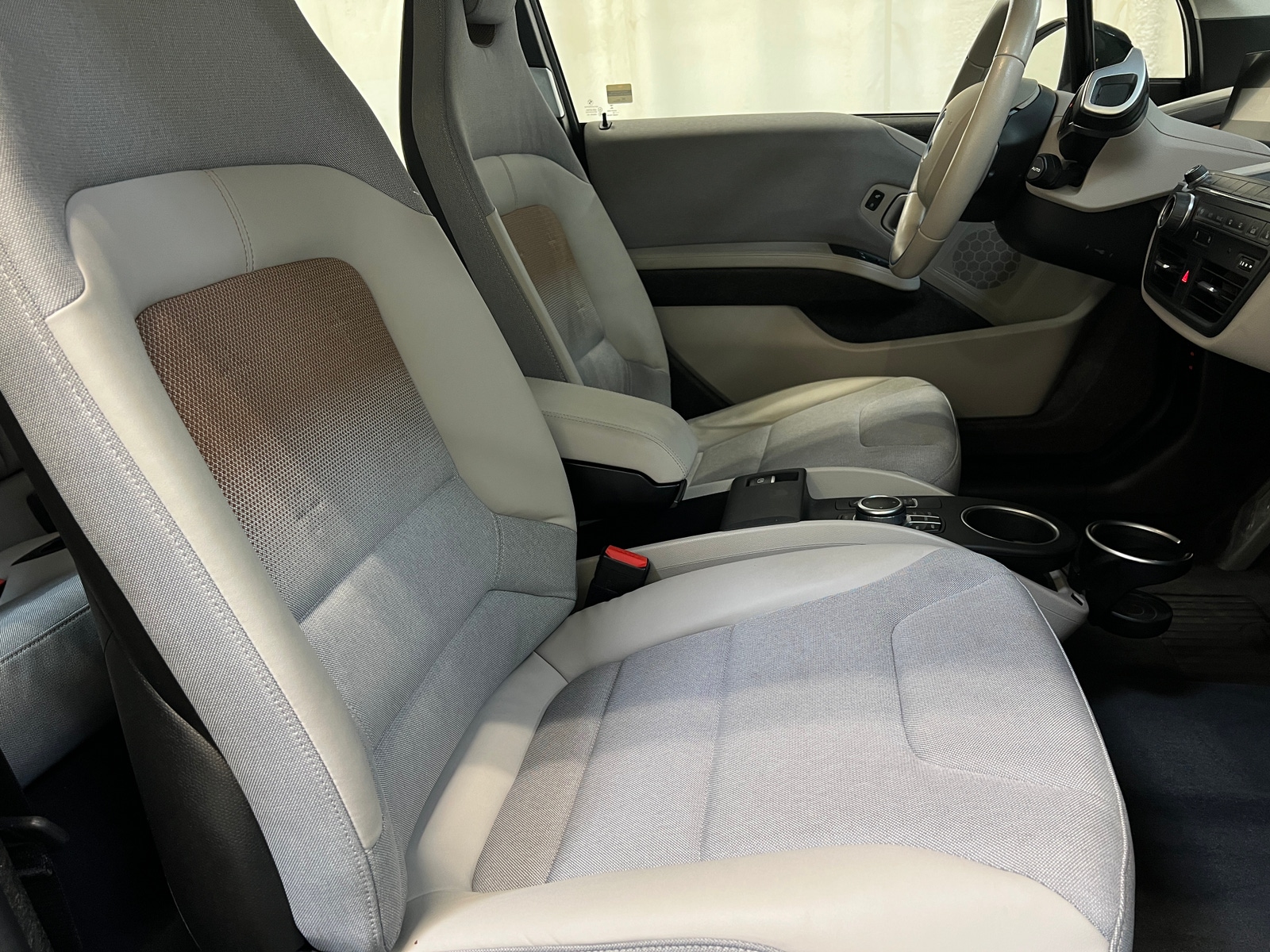 Thumbnail: 2021 BMW i3 - 2