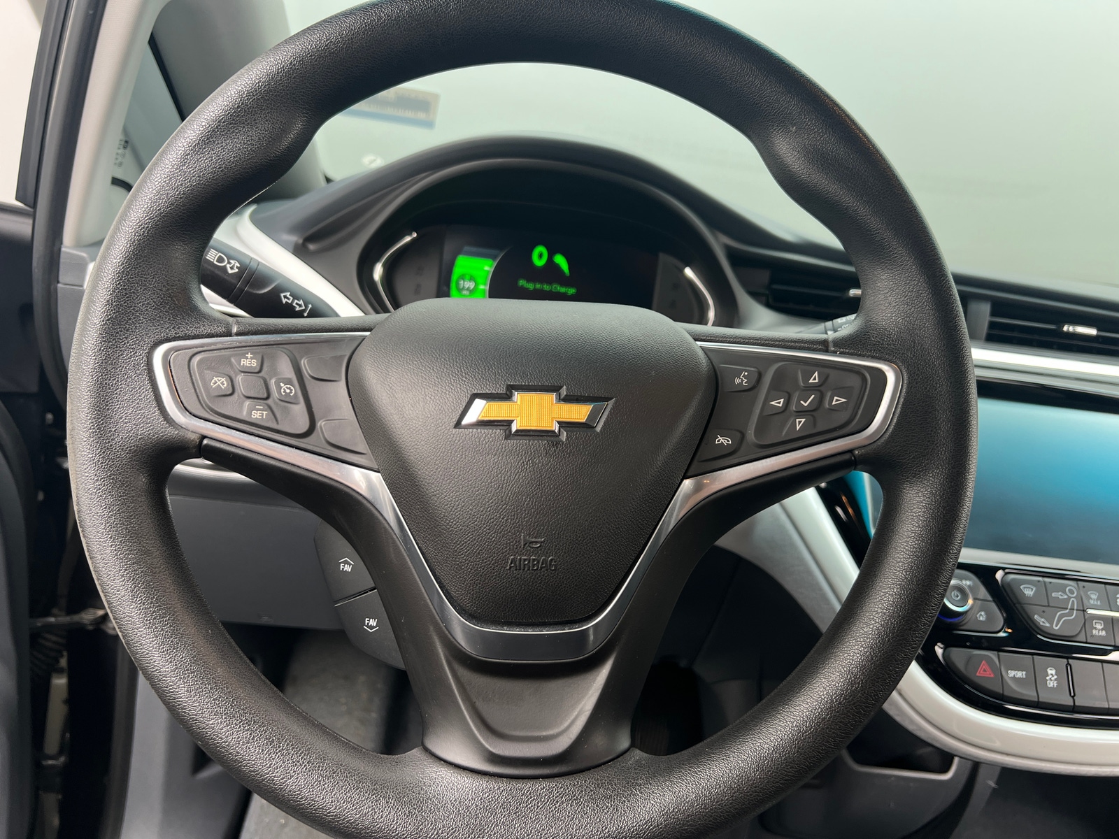 Thumbnail: 2018 Chevrolet Bolt EV - 5