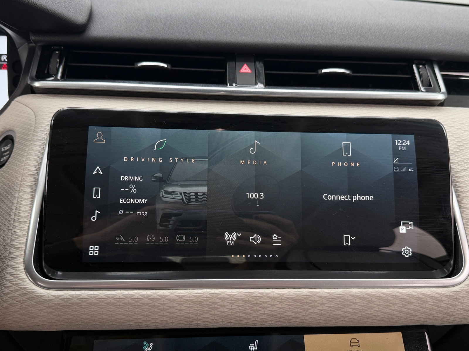 Thumbnail: 2021 Land Rover Range Rover Velar - 3