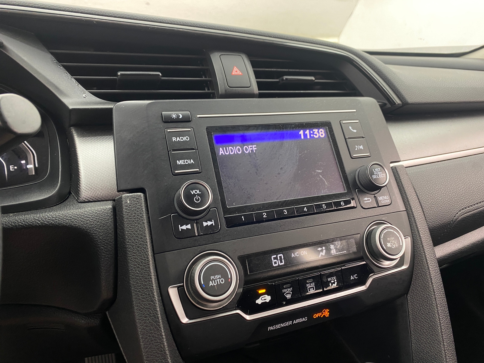 Thumbnail: 2016 Honda Civic - 4