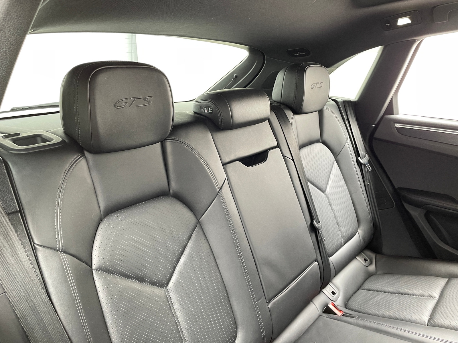 Thumbnail: 2017 Porsche Macan - 5