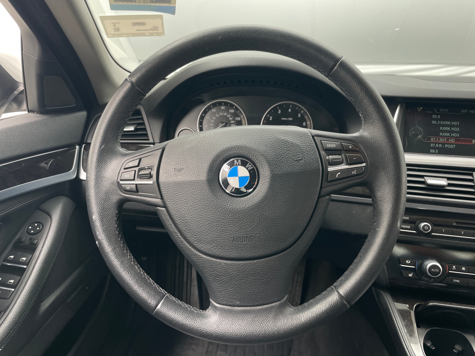 Thumbnail: 2014 BMW 5 Series - 4