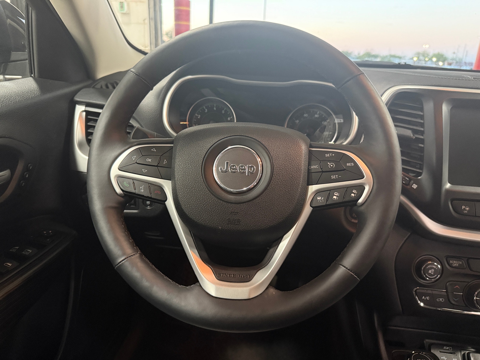 Thumbnail: 2014 Jeep Cherokee - 4