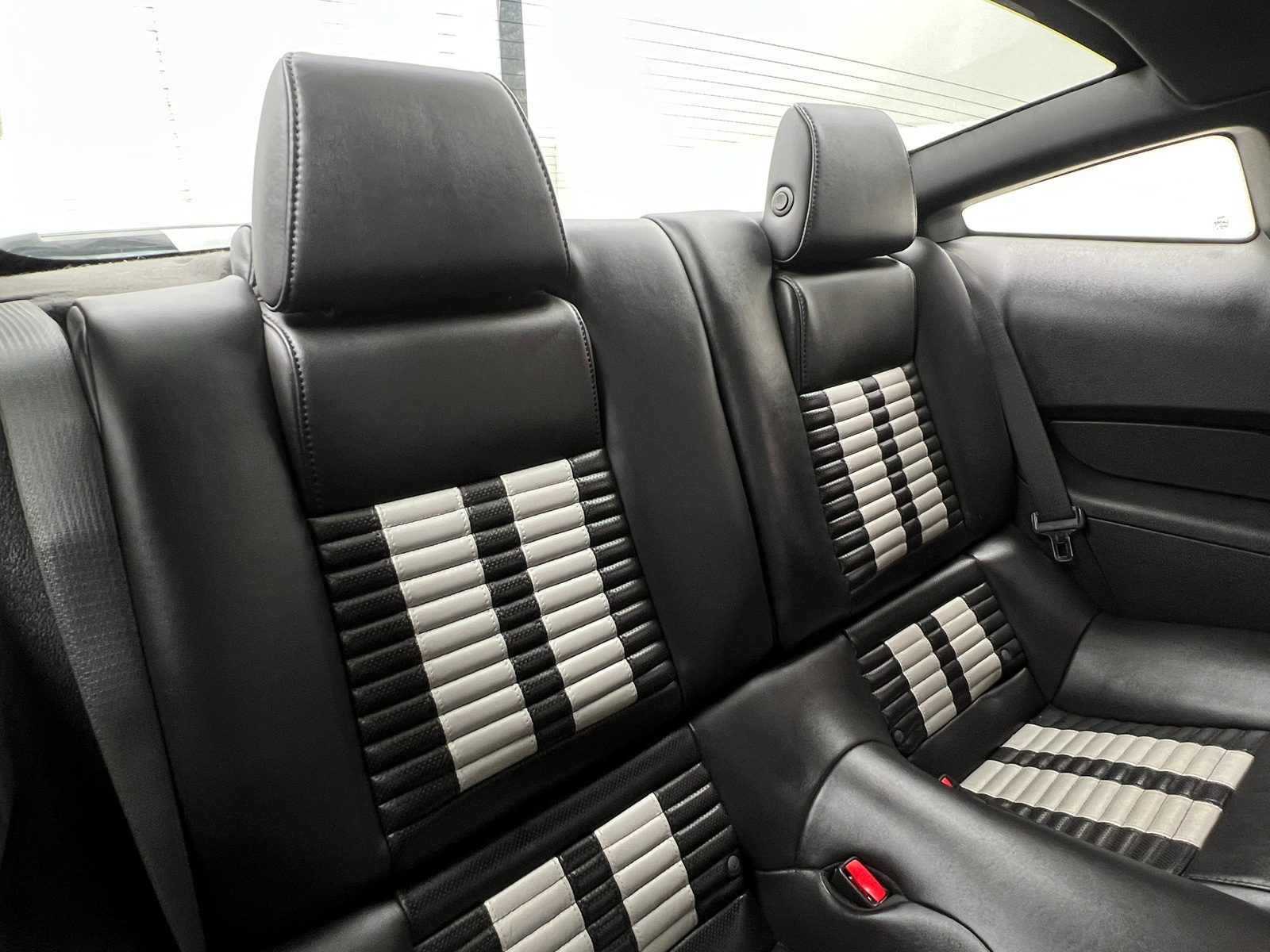 Thumbnail: 2011 Ford Mustang - 5