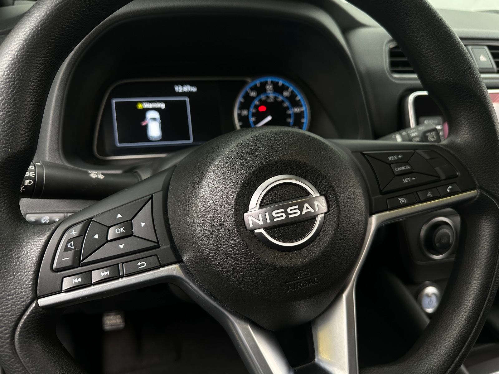 Thumbnail: 2023 Nissan Leaf - 5