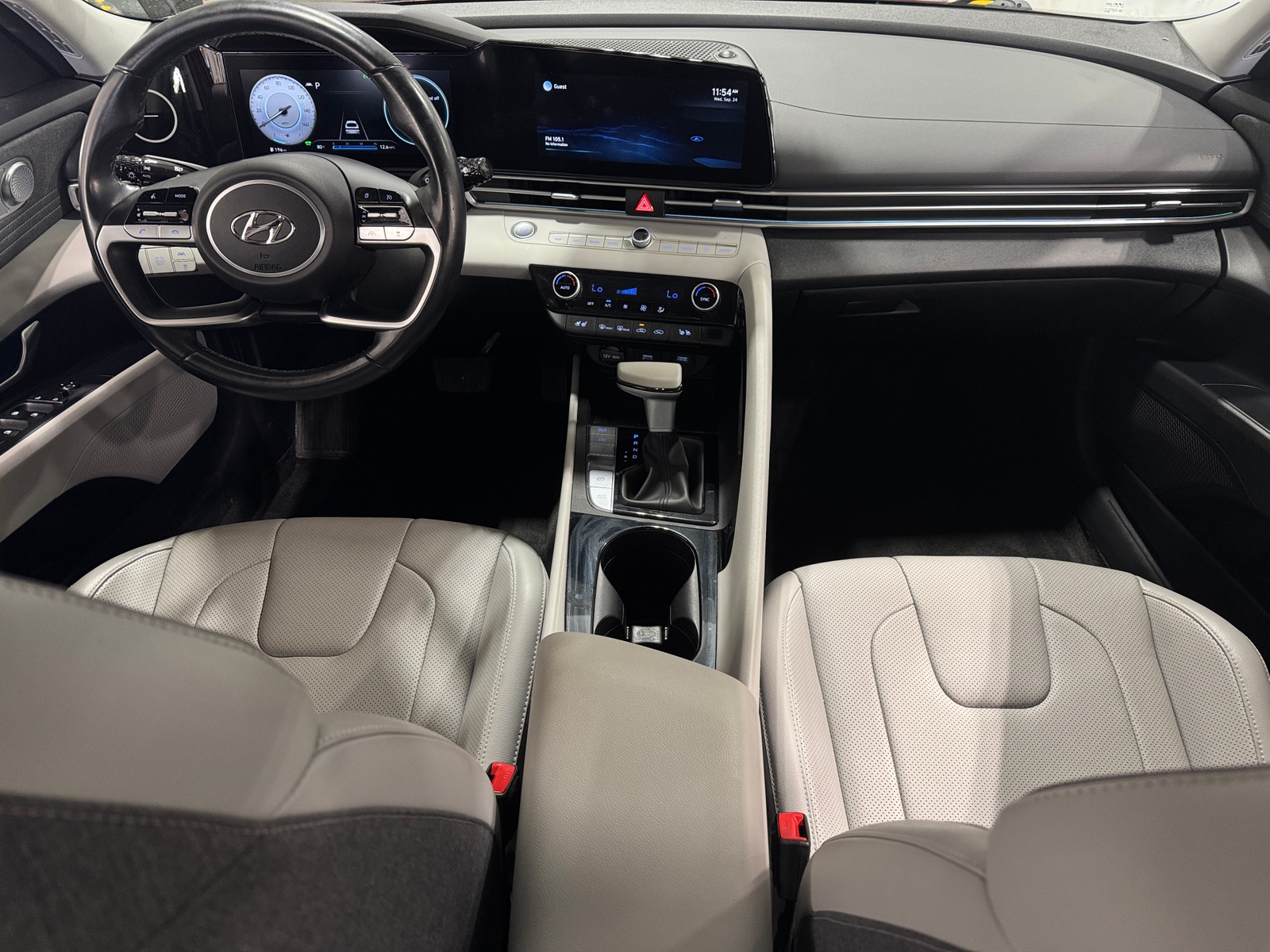 Thumbnail: 2022 Hyundai Elantra - 2