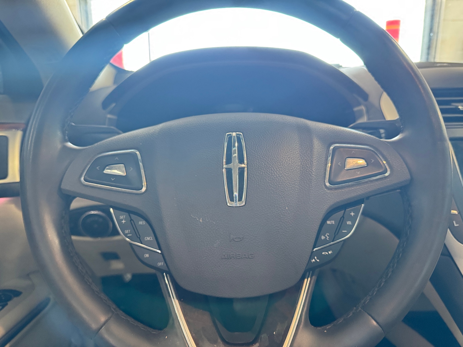 Thumbnail: 2015 Lincoln MKZ - 4