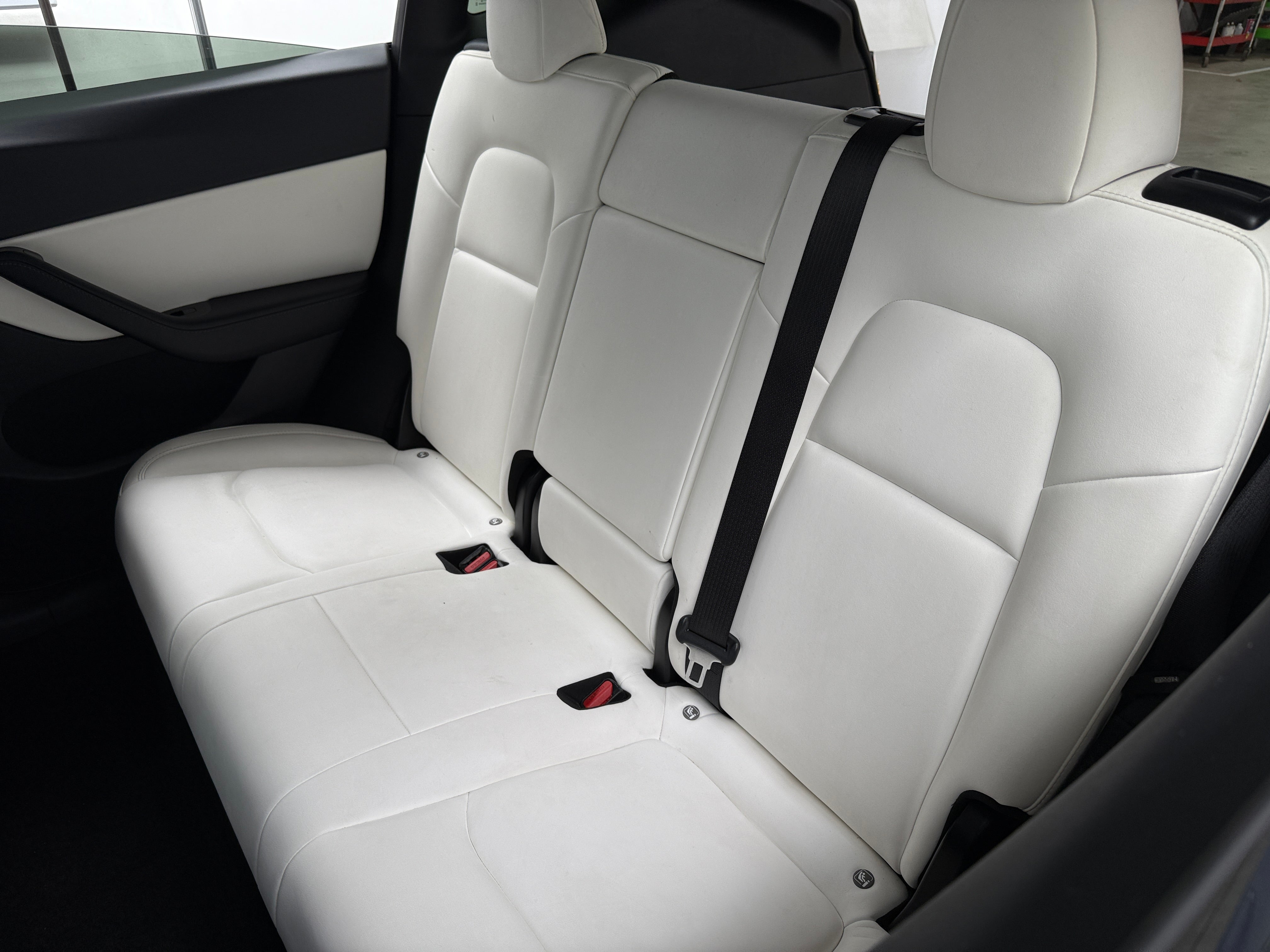 Used 2021 Tesla Model Y Long Range with VIN 5YJYGDEE3MF075079 for sale in Oak Creek, WI