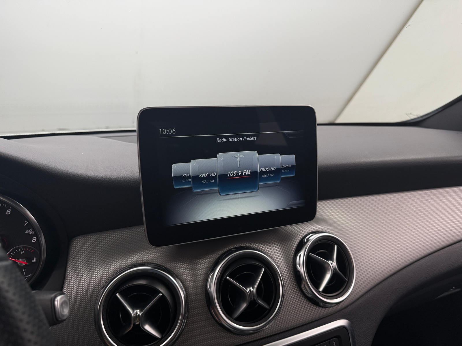 Thumbnail: 2020 Mercedes-Benz GLA - 3